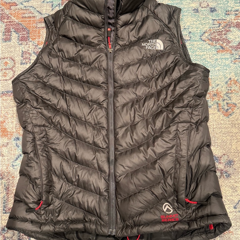 THE NORTH FACE Black Vest with Red Detail